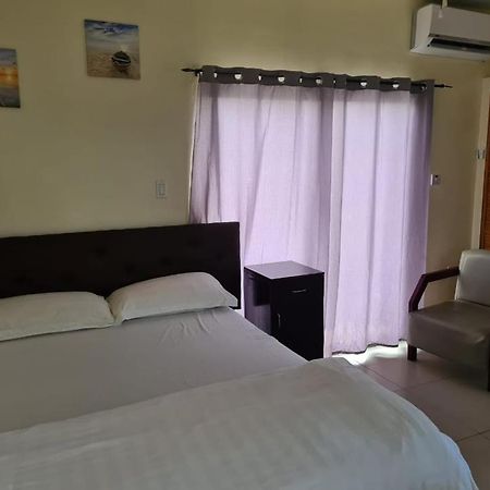 Oriental Suites Georgetown Bagian luar foto