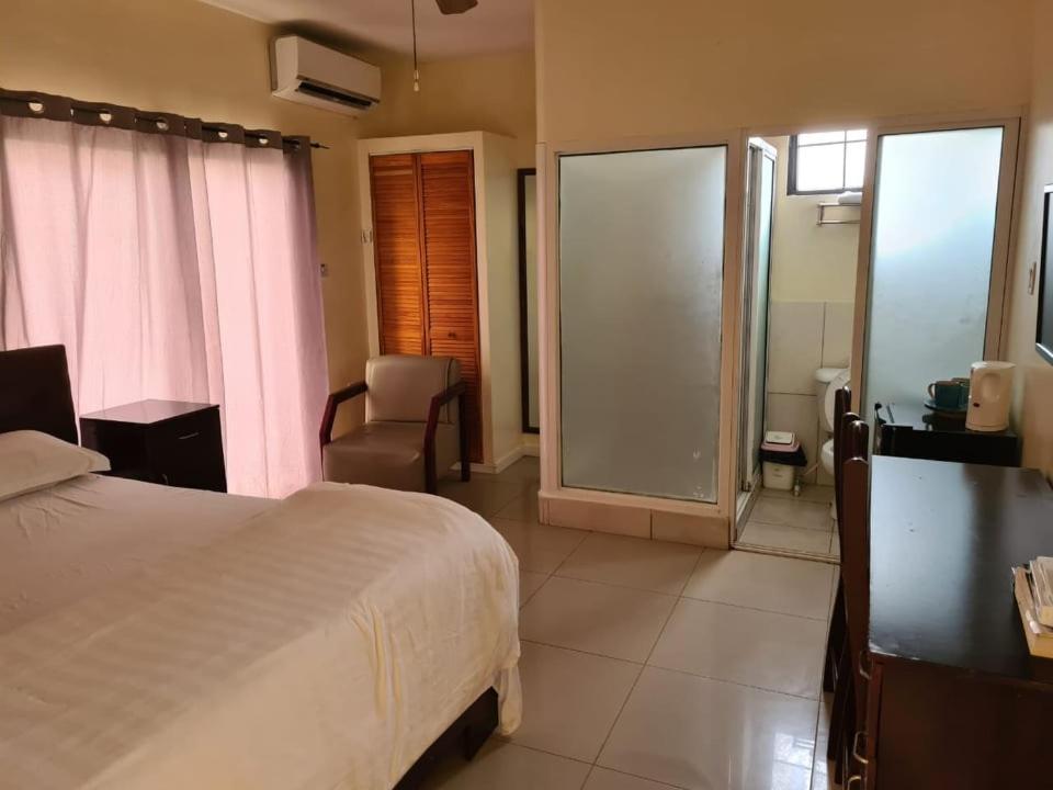 Oriental Suites Georgetown Bagian luar foto